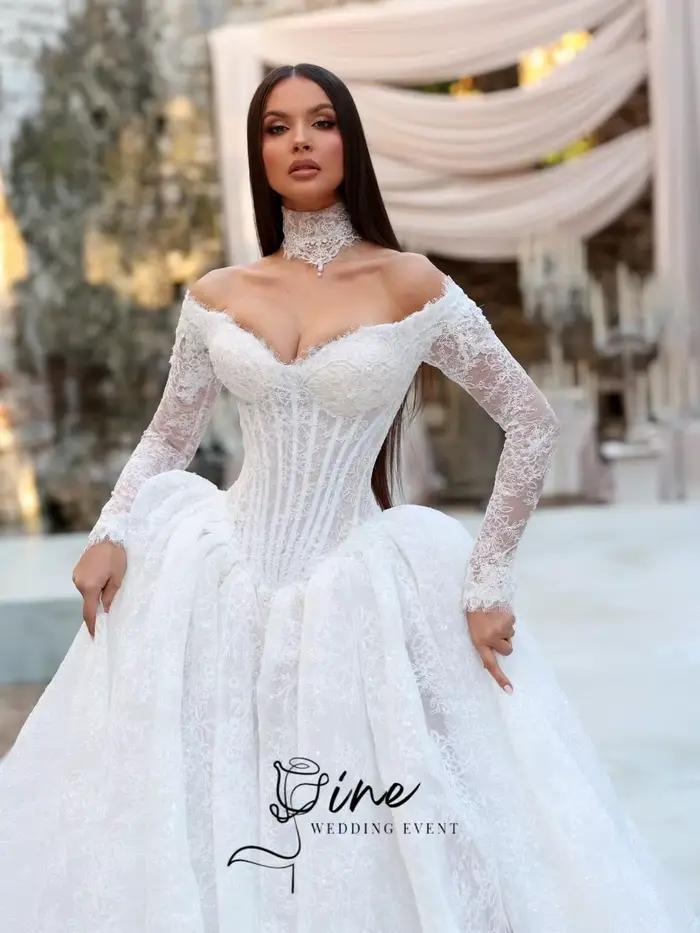 Robes de mariée de luxe Oine en dentelle plissée