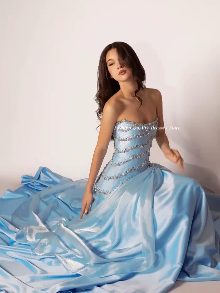 Robes de soirée de luxe bleu ciel en satin brillant