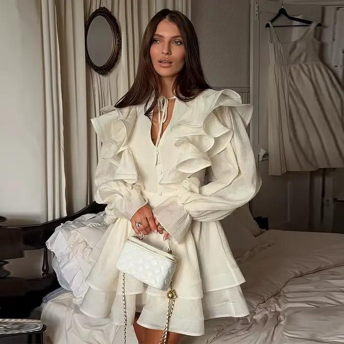 Robe Courte Femme à Volants Col V avec Nœud à la Taille Manches Bouffantes Ourlet Superposé