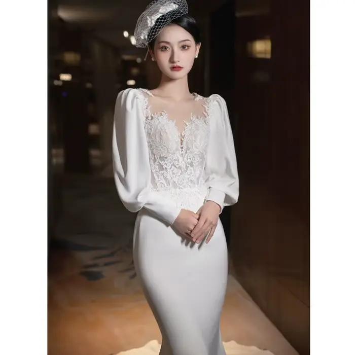 Robe de mariée sirène en polyester et coton avec décolleté en V et train de balayage pour femmes occasions spéciales comme mariage et banquets