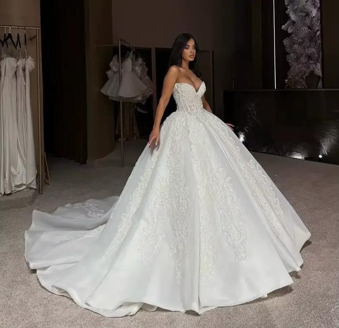 Robe de mariée de luxe personnalisée