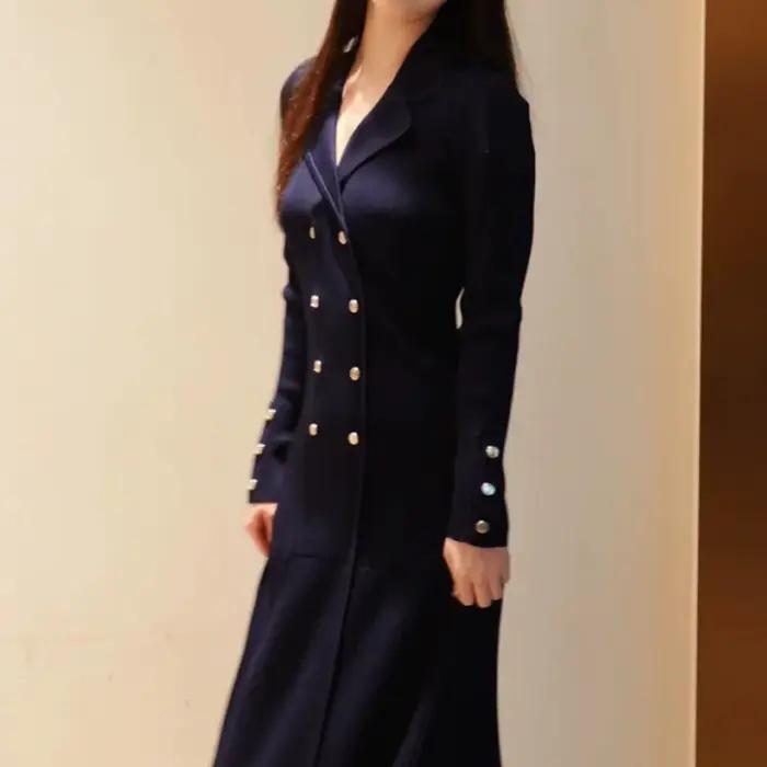 Robe à double boutonnage pour femmes