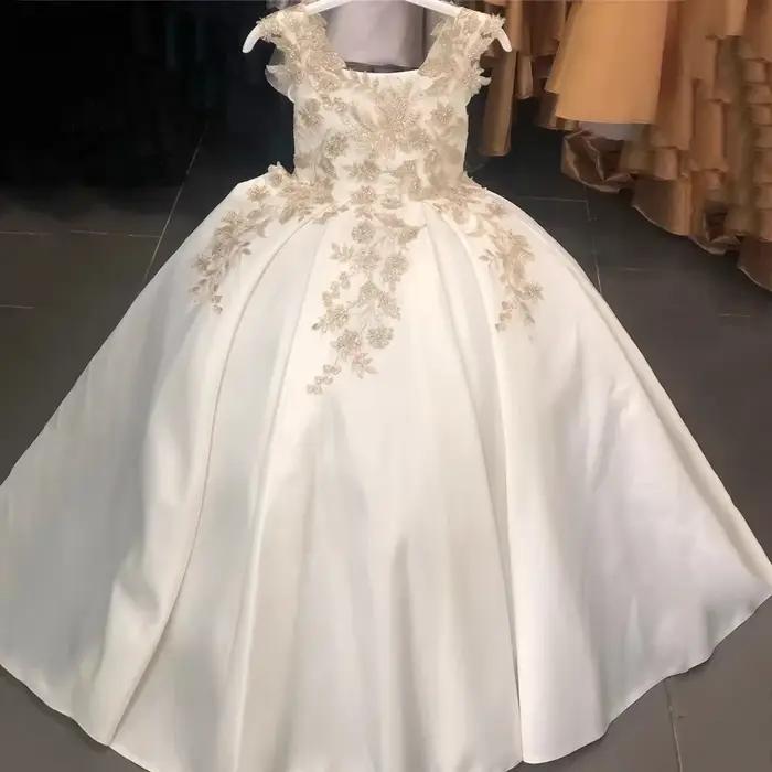 Robe de Rhen satin et dentelle pour filles