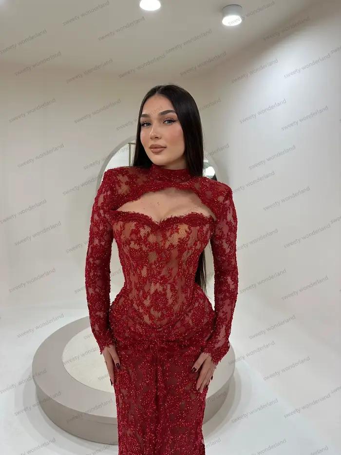 Robes de soirée rouge foncé en dentelle perlée plissée