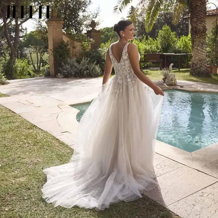 JEHETH Robe de Mariée Tulle Coupe A Bretelles Fines Col V Profond Appliques Dentelle Florale 3D Dos V Bas Traîne