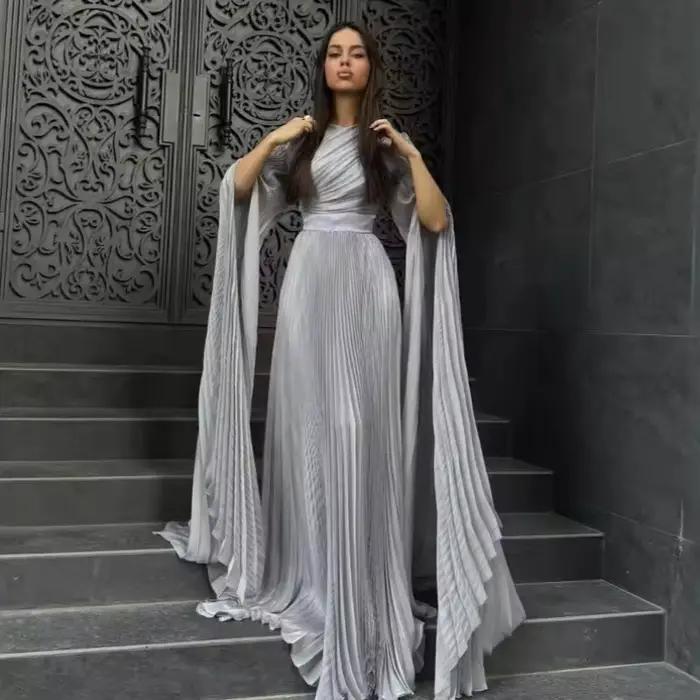 Robe de soirée pour femmes élégante avec manches évasées pliables et col rond pour occasions formelles toute l'année