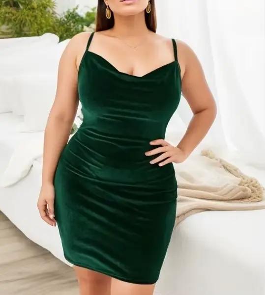 Robe camisole froncée unie