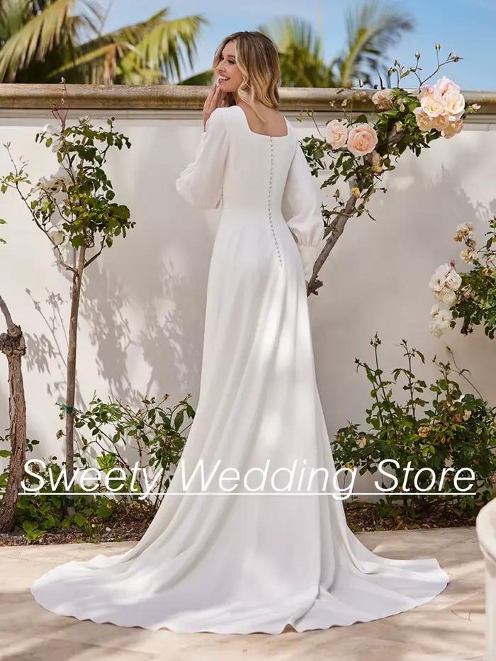Robe de Mariée Simple à Manches Bouffantes et Col Carré