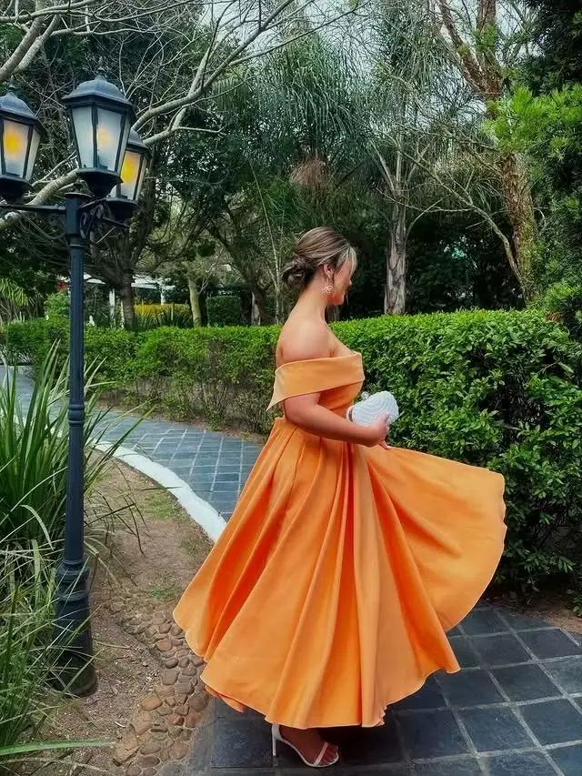 Magnifique robe de bal Orange en Satin