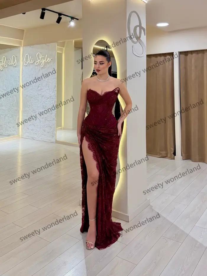Robe de soirée rouge foncé bustier plissée en dentelle