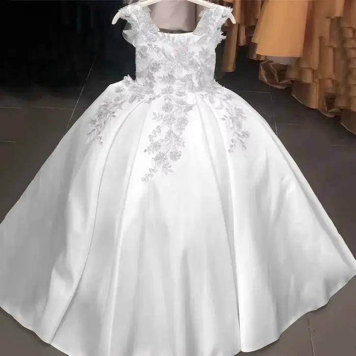 Robe de Rhen satin et dentelle pour filles