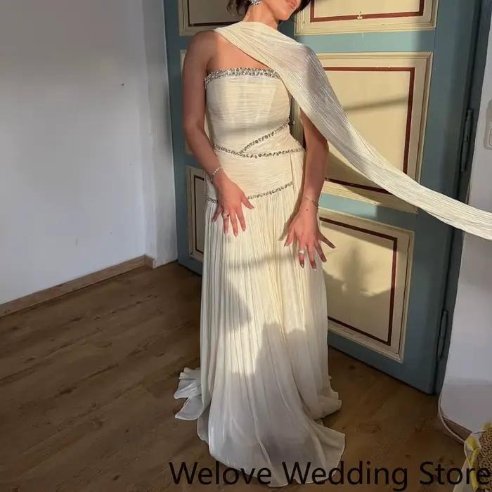 Robe de soirée plissée élégante couleur crème
