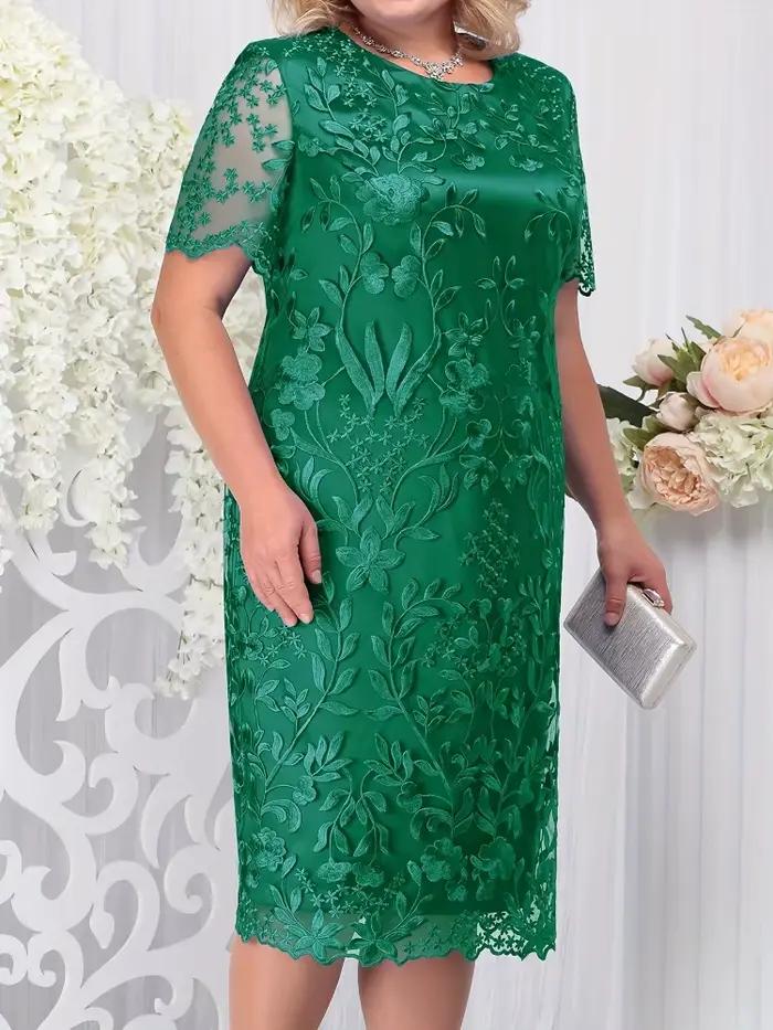 Robe décontractée grande taille avec broderie en dentelle imprimée