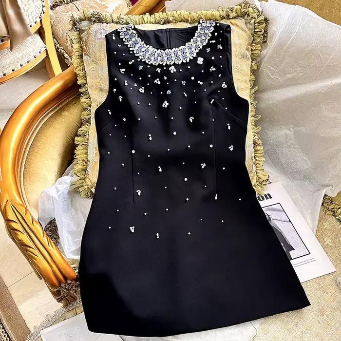 Robe d'été ornée de cristaux lourds 2025 | Mini robe romantique française sans manches, Style MIU,