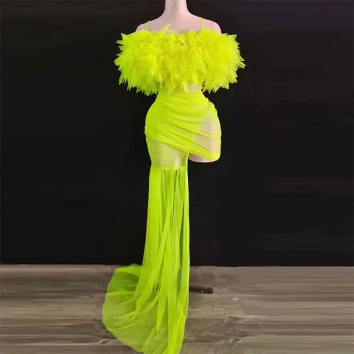 Robe de soirée sirène en tulle vert néon, épaules dénudées, avec corsage froncé et traîne, en maille