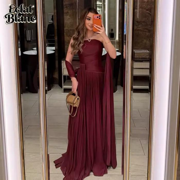 Robe de soirée ECLAT bordeaux, robe de bal sans bretelles, manches cape, froncée, longueur au sol, p