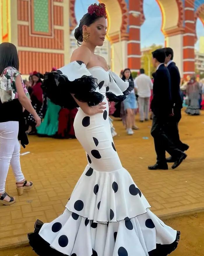 Robe de soirée moderne personnalisée à manches longues et jupe à pois, robes de bal espagnoles 2026,