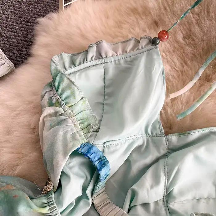 Robe en mousseline de soie gris sans manches pour femmes avec col en V et imprimé champignons à offrir pour été plage et soirées