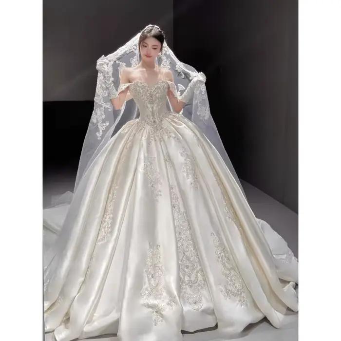 Robe de mariée légère en Satin