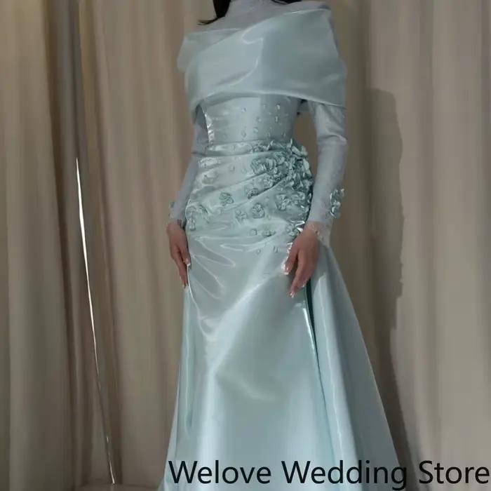 Robe de soirée formelle bleu clair avec col drapé épaules dénudées