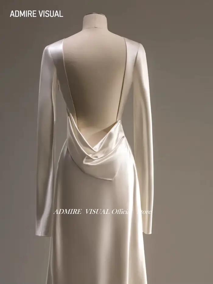 Robe de mariée en satin à manches régulières col rond fourreau dos ouvert sur mesure nouvelle collection pour femmes occasions spéciales