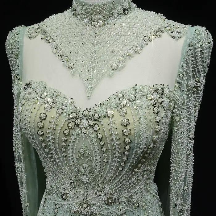 Robe de soirée Sharon Said Dubai Green à col montant avec manches cape et perles شارون سعيد