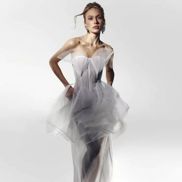 Robe de bal longue en tulle plissé