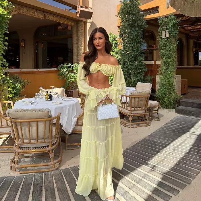 Ensemble Chic de Vacances : Jupe Longue Jaune et Blouse Sexy Transparente à Manches Évasées et Épaules Dénudées pour