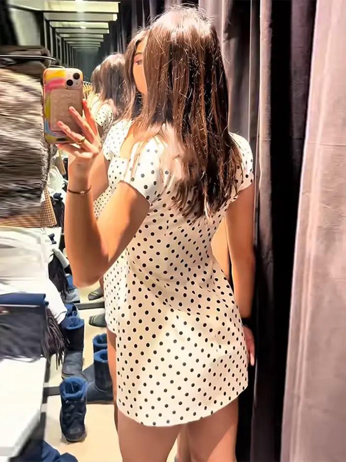 Robe élégante sans manches en satin à bretelles