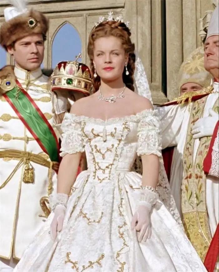 Robe princesse Sissi, Costume d'impératrice