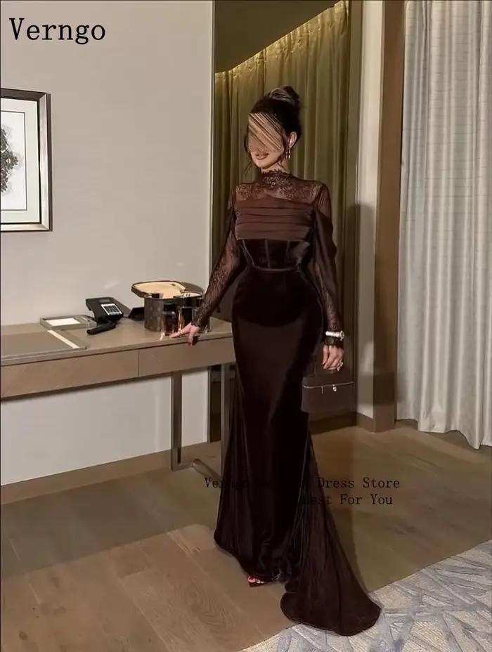 Verngo robe de soirée en velours marron col haut manches en dentelle