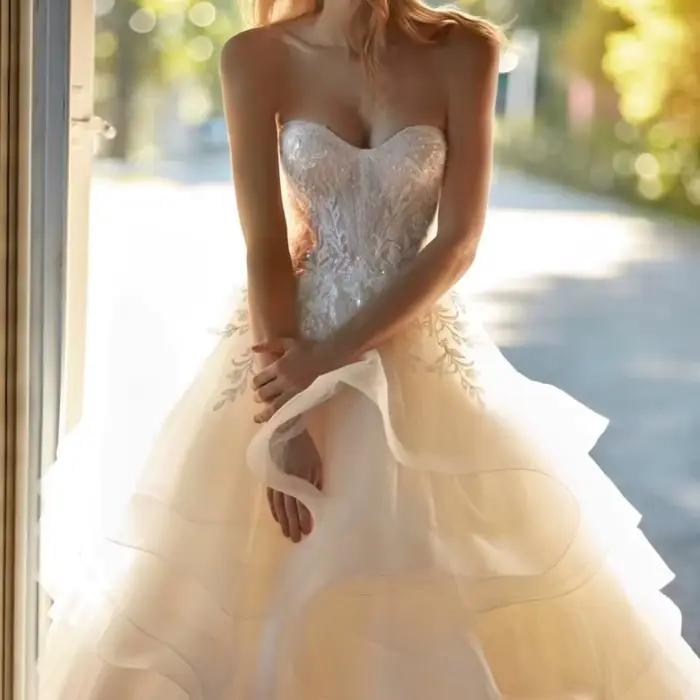 Robe de mariée romantique personnalisée pour l'extérieur