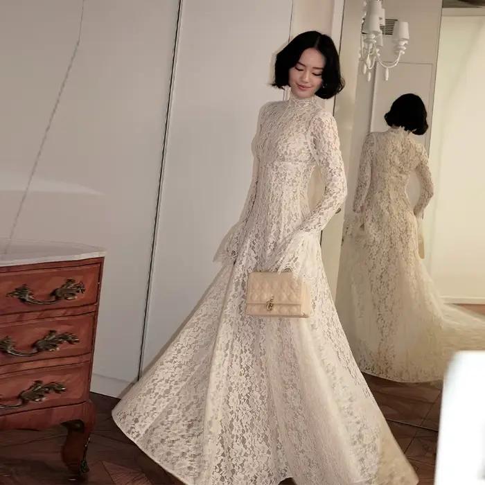 Robe longue élégante en dentelle française