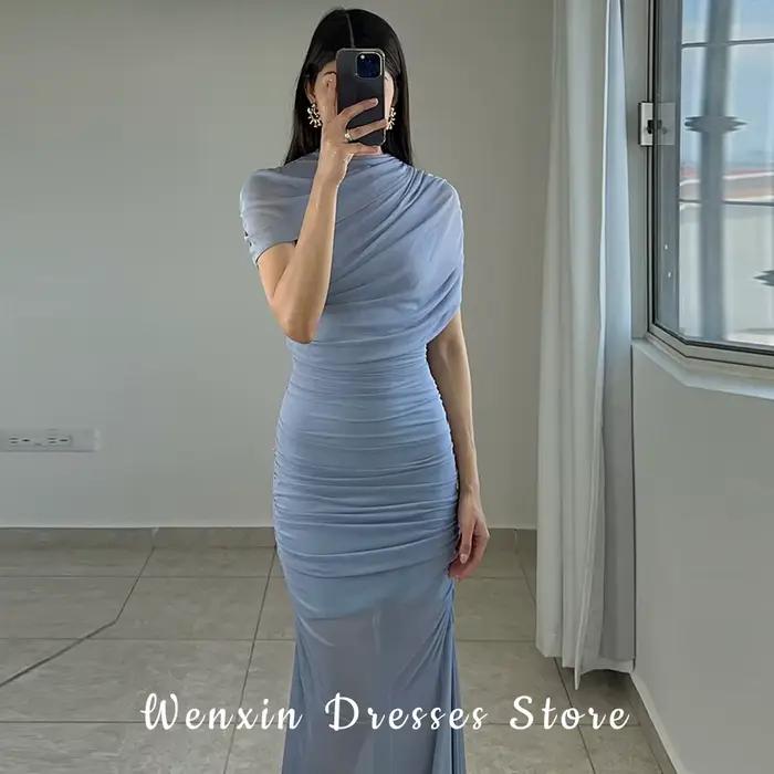 Robe de soirée sirène élégante à col montant et fermeture éclair au dos