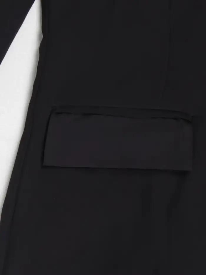 Robe longue noire élégante avec design cranté à double boutonnage