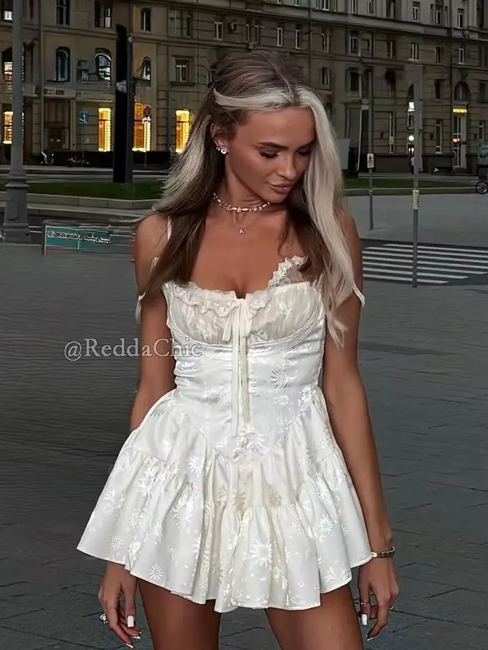 Robe d'été ReddaChic vintage en satin à motifs floraux