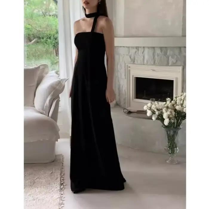 Robe de soirée noire classique