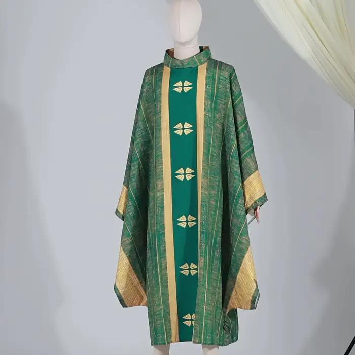 Robe médiévale avec revers et manches longues
