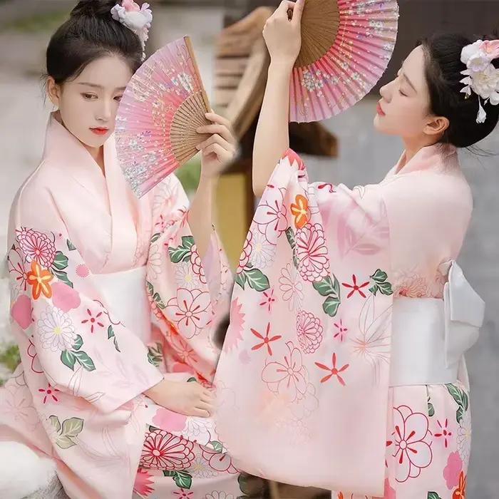Robe Kimono Traditionnelle Japonaise pour Femme