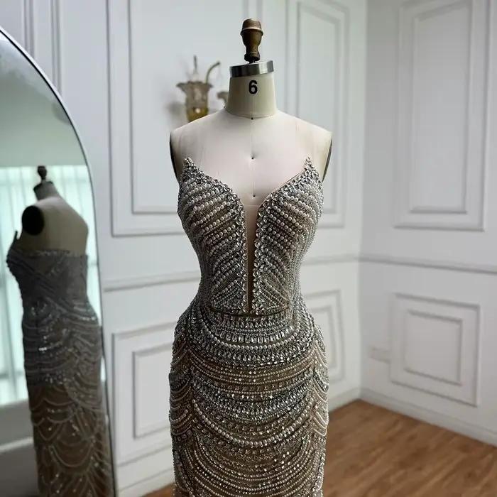 Serene Hill – robe de soirée personnalisée en perles argentées