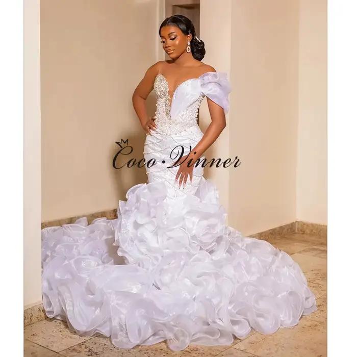 Robe de mariée sirène personnalisée avec traîne à volants