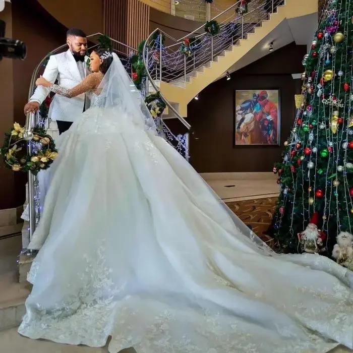 Robes de mariée blanches de luxe personnalisées