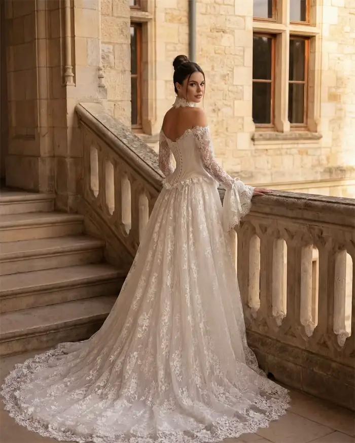 Robe de mariée vintage à épaules dénudées en dentelle