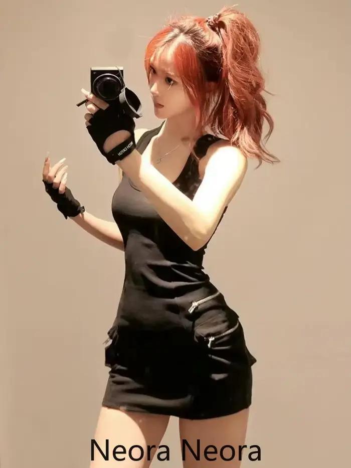 Robe fourreau noire pour femmes