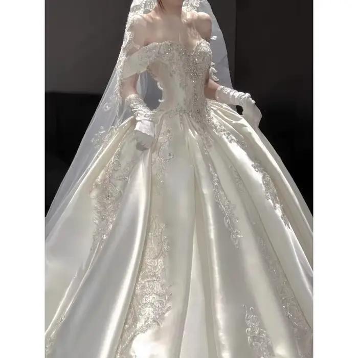 Robe de mariée légère en Satin