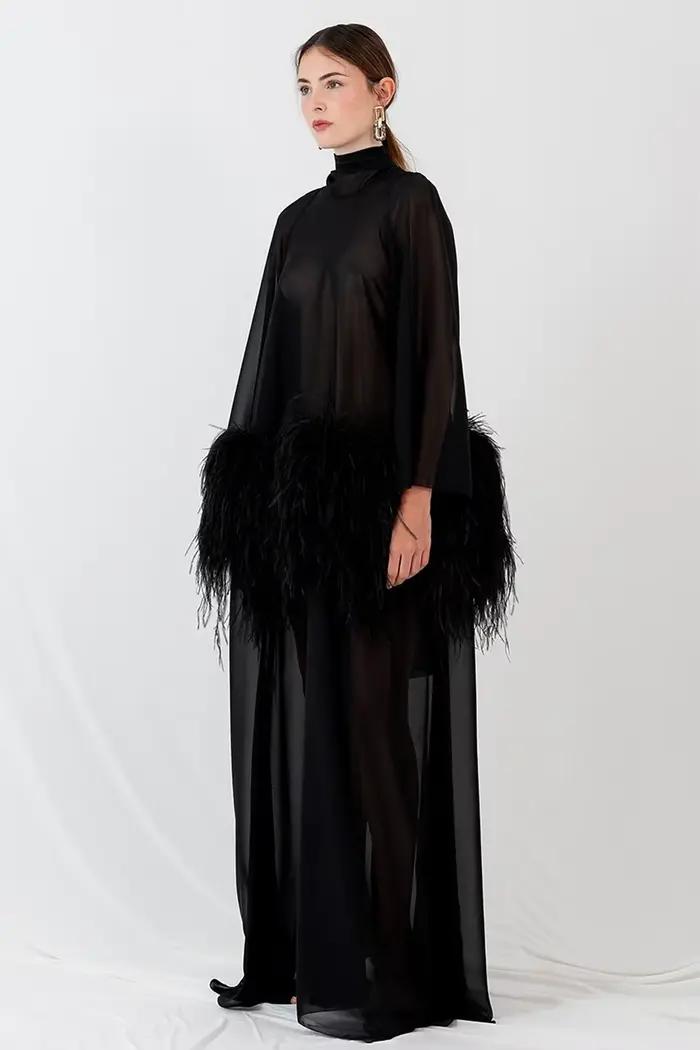Robes de soirée longues en mousseline de soie noire transparente pour femmes avec décoration en plumes