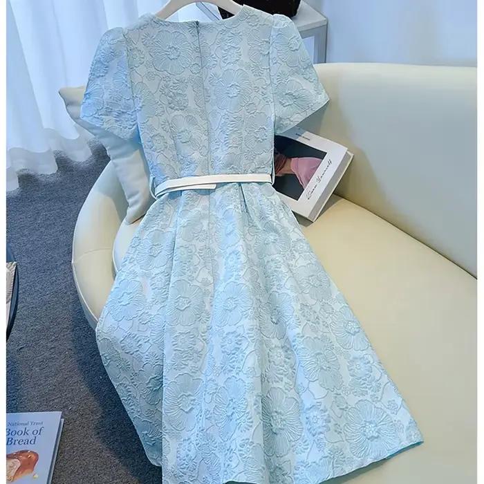 Robe Jacquard Bleue Femme Été 2026 Élégante Haut de Gamme Manches Courtes Mi-longue Soirée Col Carré Cadeau