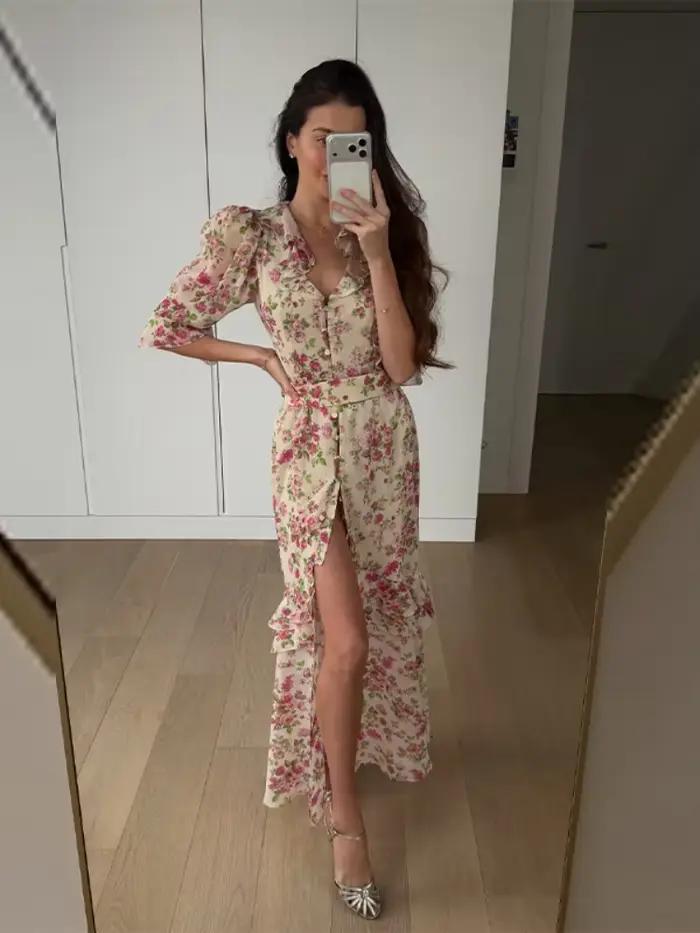 Robe longue en organza imprimé floral avec manches bouffantes et col en V