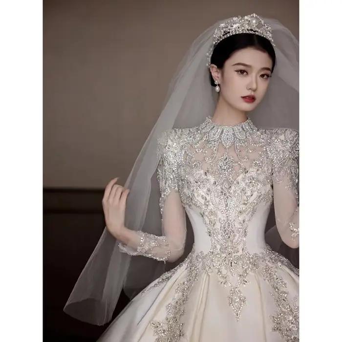Robe de mariée Palace en Satin à manches longues