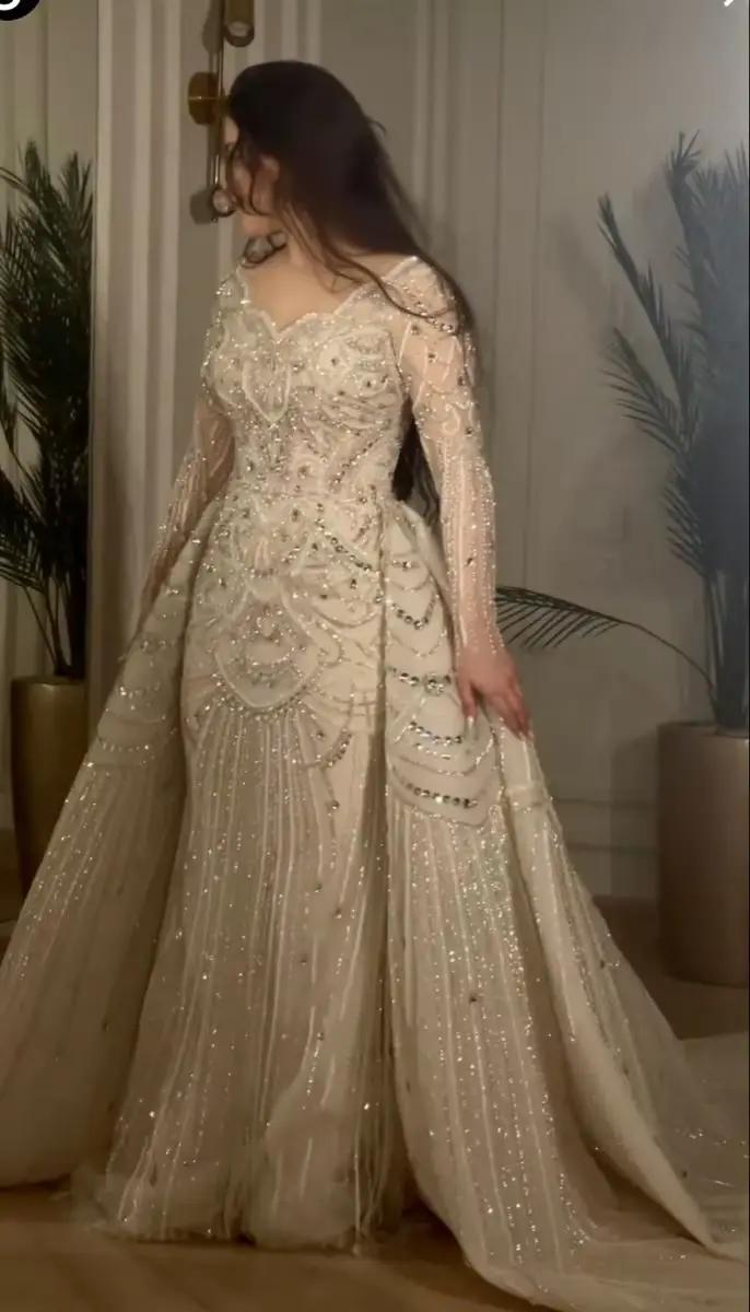 Robe de mariée sirène luxueuse en dentelle et perles de cristal